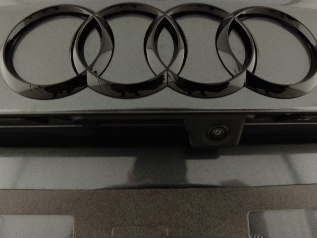 AUDI Q3 usata, con Sensori di parcheggio posteriori