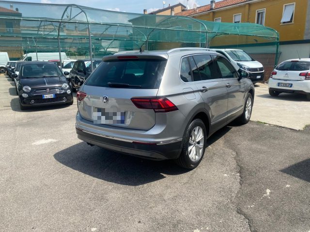VOLKSWAGEN Tiguan usata, con Autoradio