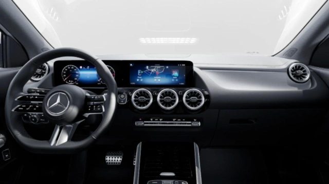 MERCEDES-BENZ GLA 200 usata, con Climatizzatore