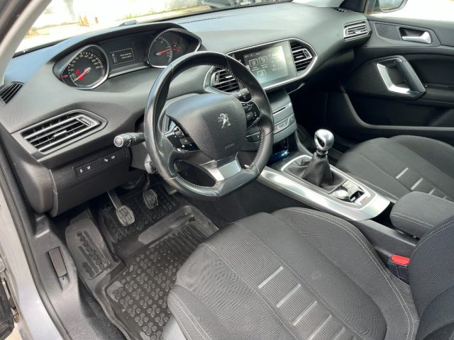 PEUGEOT 308 usata, con Controllo automatico clima