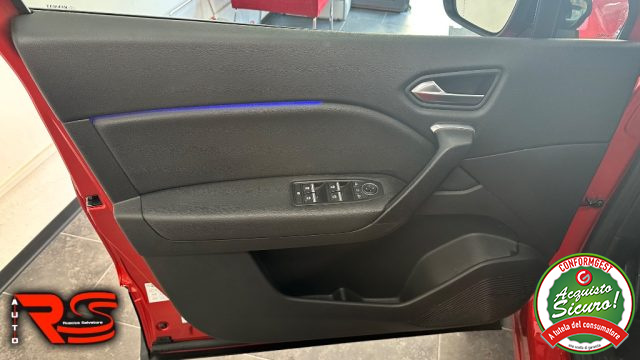 RENAULT Captur usata, con Volante in pelle