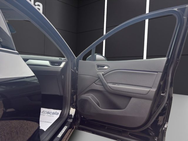 RENAULT Captur usata, con Bracciolo