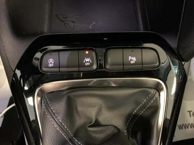 OPEL Corsa usata, con Park Distance Control