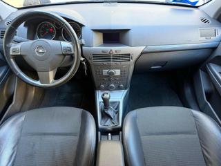 OPEL Astra usata, con Sedile posteriore sdoppiato