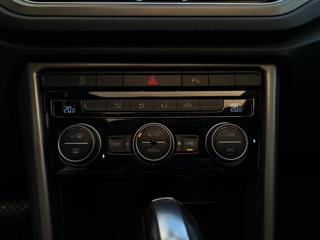 VOLKSWAGEN T-Roc usata, con Controllo automatico clima