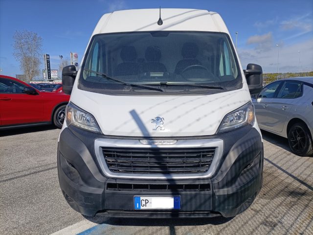 PEUGEOT Boxer usata, con Airbag