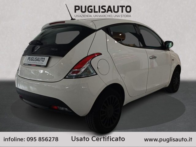 LANCIA Ypsilon usata, con Autoradio