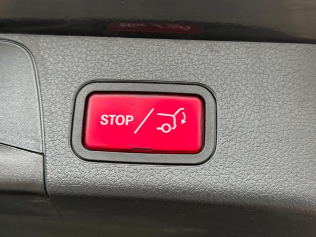 MERCEDES-BENZ GLB 200 usata, con Frenata d