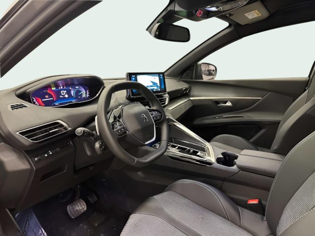 PEUGEOT 5008 usata, con Isofix