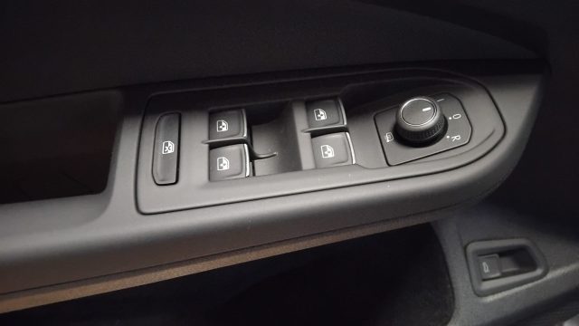 VOLKSWAGEN Golf usata, con Bluetooth