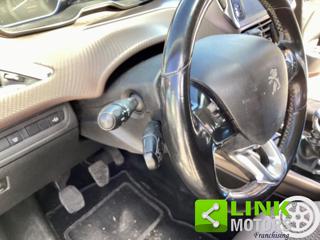 PEUGEOT 2008 usata, con Sedile posteriore sdoppiato