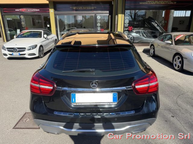 MERCEDES-BENZ GLA 180 usata, con Specchietti laterali elettrici