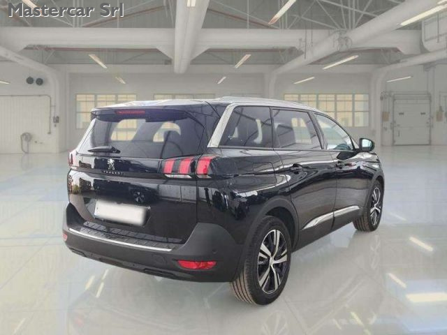PEUGEOT 5008 usata, con Airbag laterali