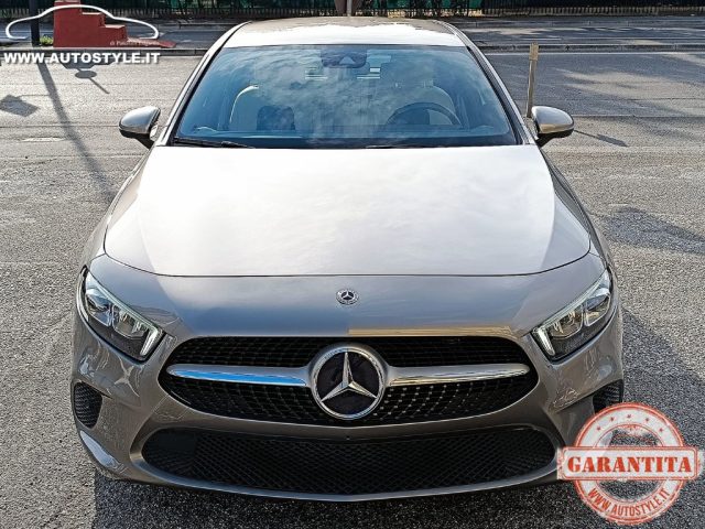 MERCEDES-BENZ A 180 usata, con Specchietti laterali elettrici