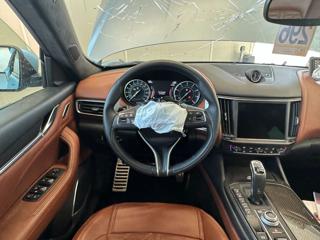 MASERATI Levante usata, con Park Distance Control