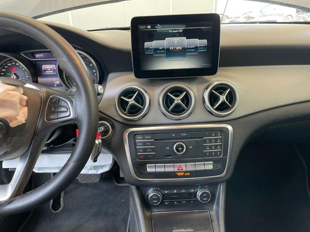 MERCEDES-BENZ GLA 180 usata, con Sistema di navigazione