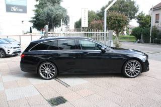 MERCEDES-BENZ E 220 usata, con Chiusura centralizzata