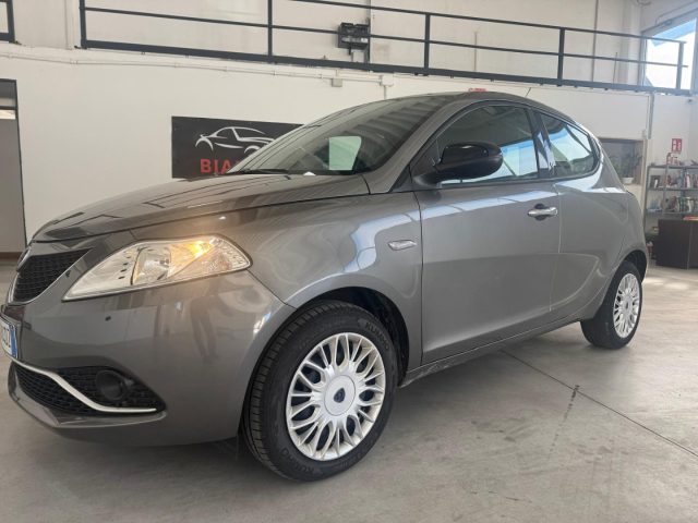 LANCIA Ypsilon usata, con Autoradio