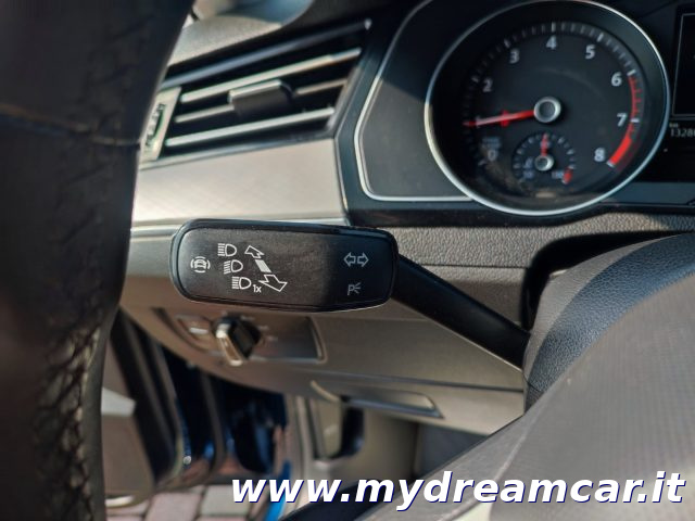 VOLKSWAGEN Passat Variant usata, con Airbag testa