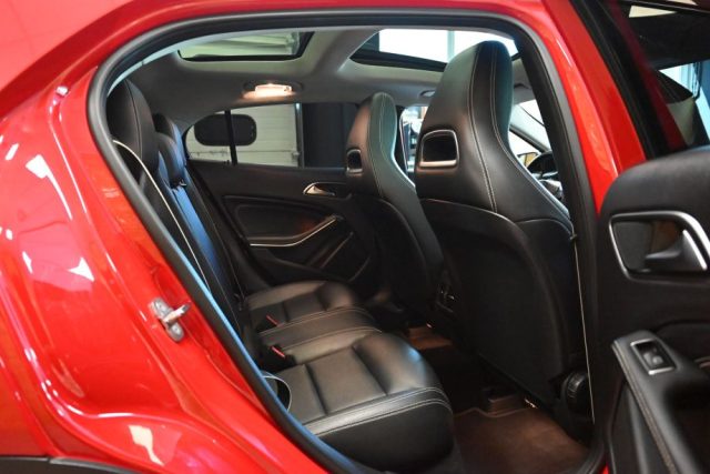 MERCEDES-BENZ GLA 200 usata 10
