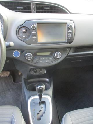 TOYOTA Yaris usata, con Volante multifunzione