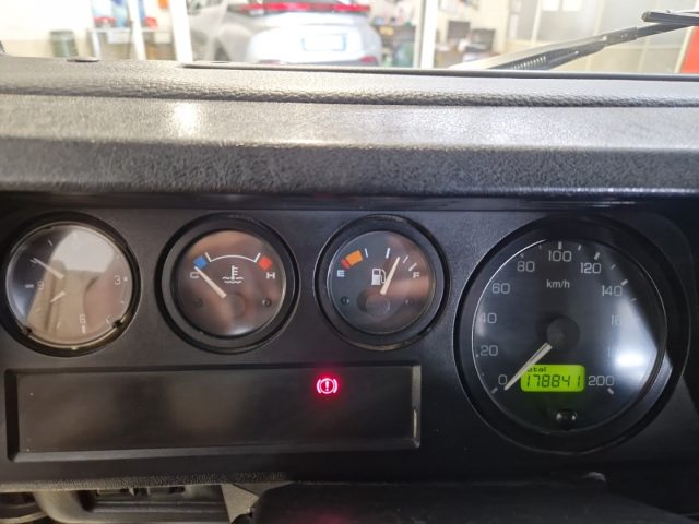 LAND ROVER Defender usata 14