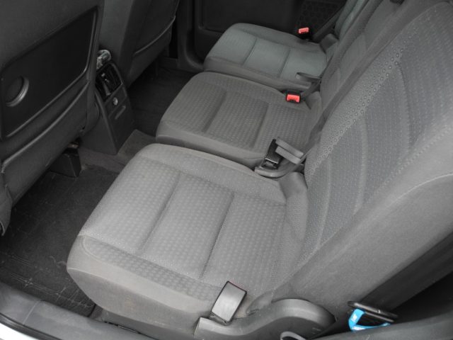 VOLKSWAGEN Touran usata 38