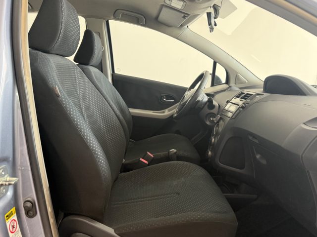 TOYOTA Yaris usata 10