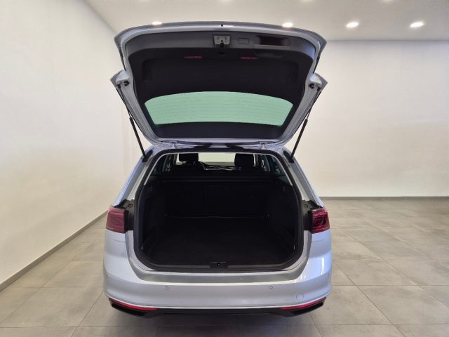 VOLKSWAGEN Passat Variant usata, con Isofix