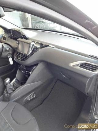 PEUGEOT 208 usata, con ESP
