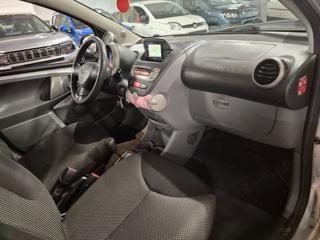 TOYOTA Aygo usata 12