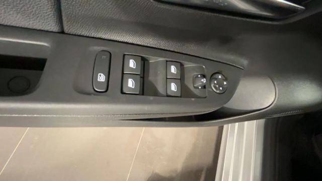 OPEL Corsa usata, con Vetri oscurati