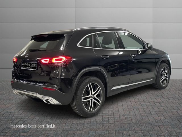 MERCEDES-BENZ GLA 200 usata, con Airbag