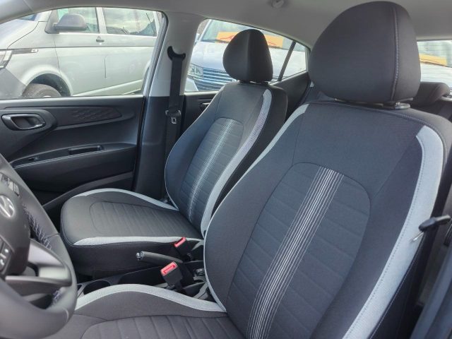 HYUNDAI i10 usata, con Volante in pelle