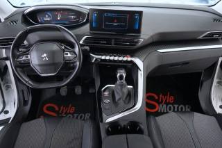 PEUGEOT 3008 usata, con Autoradio