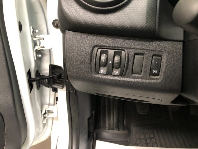 RENAULT Clio usata 17
