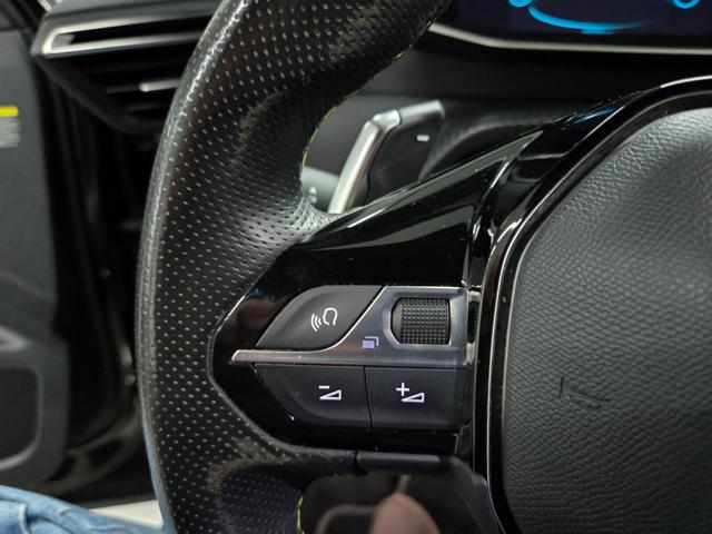 PEUGEOT 2008 usata, con Airbag