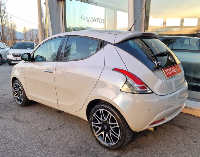 LANCIA Ypsilon usata, con Autoradio