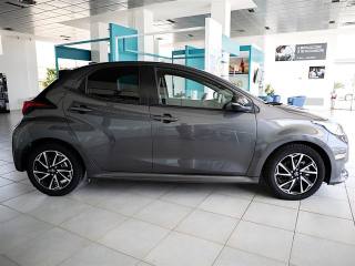 TOYOTA Yaris usata 3