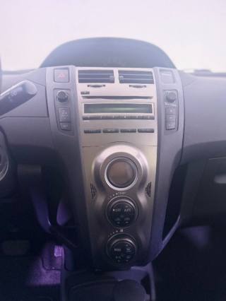 TOYOTA Yaris usata 14