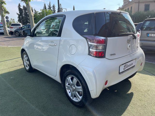 TOYOTA iQ usata, con Boardcomputer