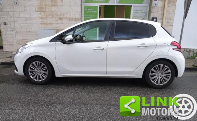 PEUGEOT 208 usata, con Alzacristalli elettrici