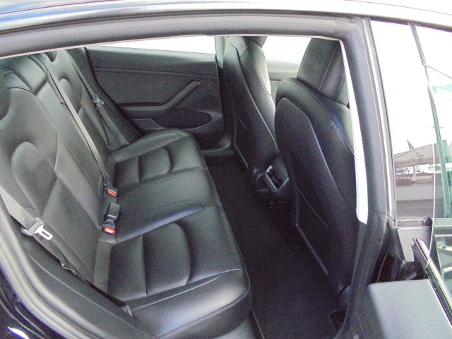 TESLA Model 3 usata, con Riconoscimento dei segnali stradali