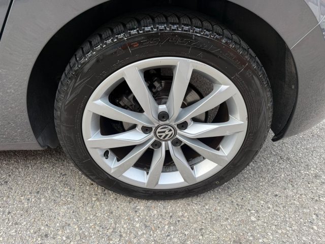 VOLKSWAGEN Golf Sportsvan usata, con Fendinebbia