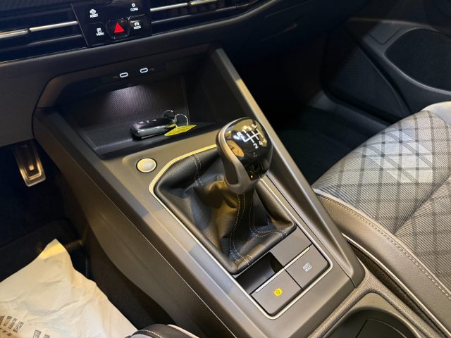 VOLKSWAGEN Golf usata, con ESP