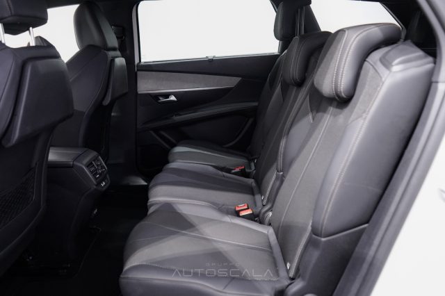 PEUGEOT 5008 usata, con Volante multifunzione