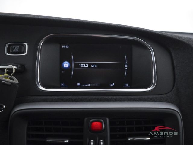 VOLVO V40 Cross Country usata 13
