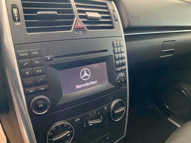 MERCEDES-BENZ B 180 usata, con Chiusura centralizzata