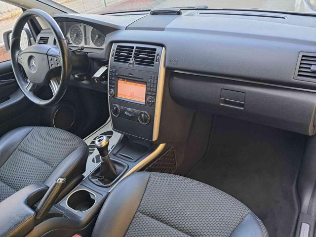 MERCEDES-BENZ B 180 usata, con Sistema di navigazione