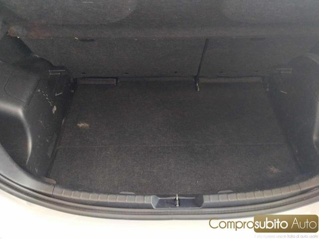 TOYOTA Yaris usata, con Airbag testa
